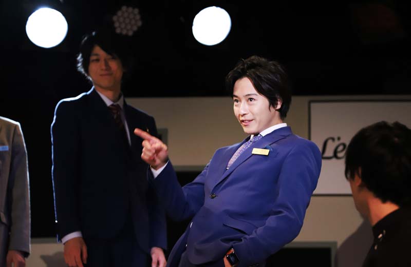 猪野広樹の”完璧な”百貨店マンに事件？　舞台「上にいきたくないデパート」開幕【ゲネレポ】 イメージ画像
