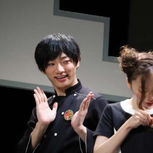 猪野広樹の”完璧な”百貨店マンに事件？　舞台「上にいきたくないデパート」開幕【ゲネレポ】 イメージ画像