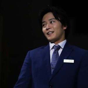 猪野広樹の”完璧な”百貨店マンに事件？　舞台「上にいきたくないデパート」開幕【ゲネレポ】 イメージ画像