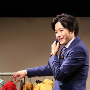 猪野広樹の”完璧な”百貨店マンに事件？　舞台「上にいきたくないデパート」開幕【ゲネレポ】 イメージ画像