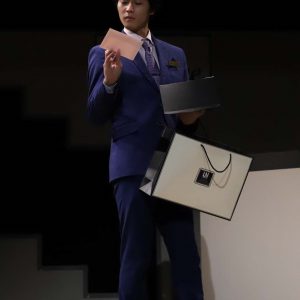 猪野広樹の”完璧な”百貨店マンに事件？　舞台「上にいきたくないデパート」開幕【ゲネレポ】 イメージ画像