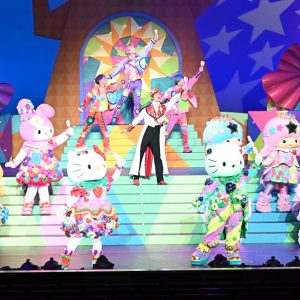 “ミラギフ”がミュージカル化、サンリオが贈るKawaiiの世界『From Hello Kitty』レポート イメージ画像