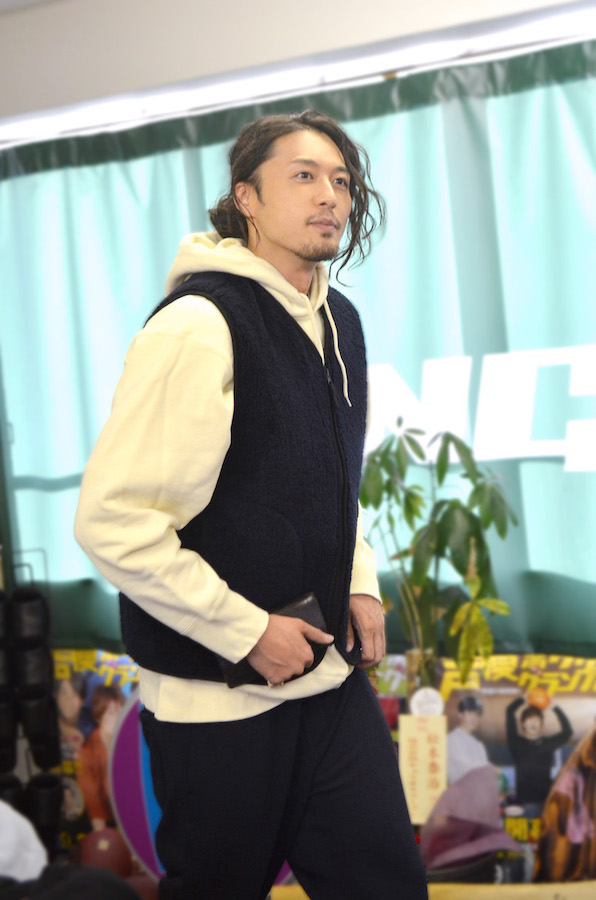 1万円コーデ、ジョッキー体験…現場に潜入！ 『稲垣成弥のまずやる!チャンネル』撮影秘話を公開 イメージ画像