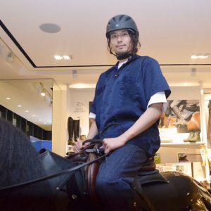 1万円コーデ、ジョッキー体験…現場に潜入！ 『稲垣成弥のまずやる!チャンネル』撮影秘話を公開 イメージ画像