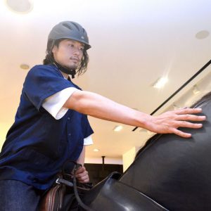1万円コーデ、ジョッキー体験…現場に潜入！ 『稲垣成弥のまずやる!チャンネル』撮影秘話を公開 イメージ画像