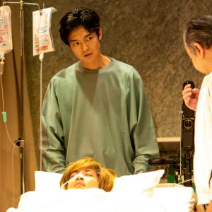 価値観の違いを乗り越えて　ウォーリー木下が舞台「僕はまだ死んでいない」を作った意味 イメージ画像