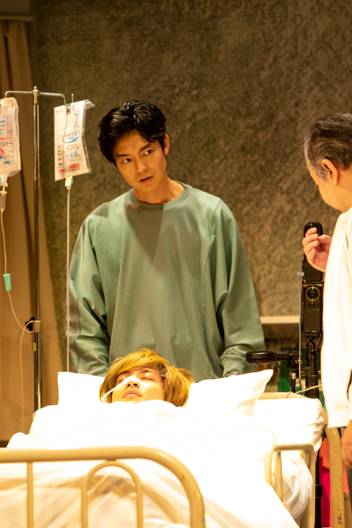 価値観の違いを乗り越えて　ウォーリー木下が舞台「僕はまだ死んでいない」を作った意味 イメージ画像