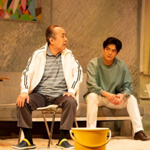 価値観の違いを乗り越えて　ウォーリー木下が舞台「僕はまだ死んでいない」を作った意味 イメージ画像