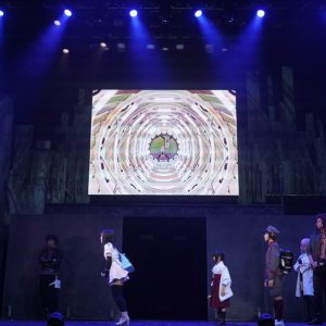 黒沢ともよ「精一杯遊んできたい」　「アクダマドライブ」舞台写真＆キャストコメントが到着 イメージ画像