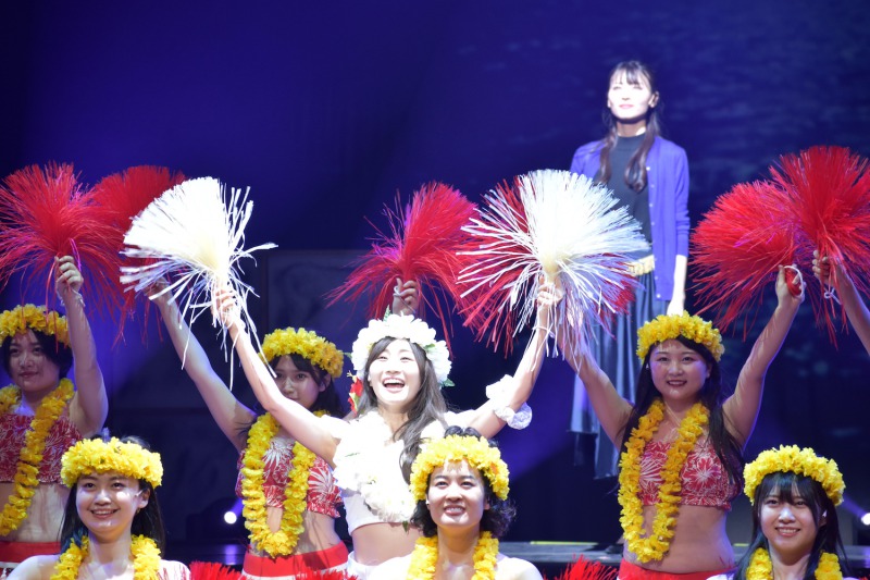 日向坂46・潮紗理菜「常夏の太陽のような舞台を―」　『フラガール』開幕レポート イメージ画像