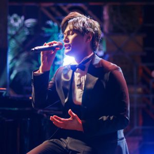 加藤和樹、DISH//「猫」や尾崎紀世彦「また逢う日まで」を歌唱　ミュージックバー「エンタス」で イメージ画像