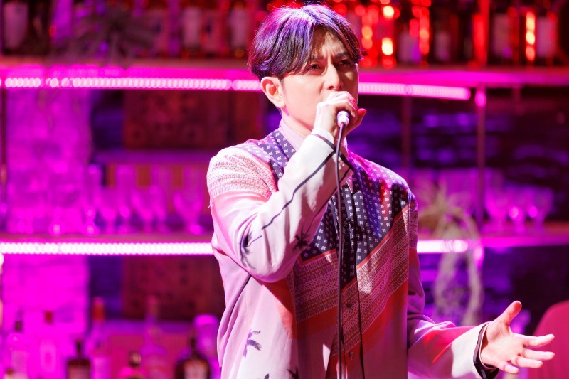 加藤和樹、DISH//「猫」や尾崎紀世彦「また逢う日まで」を歌唱　ミュージックバー「エンタス」で イメージ画像