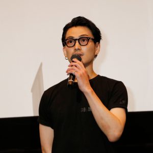 荒木宏文「いろんなタイミングで見るといろんな答えが出てくる」　映画『漆黒天』大ヒット御礼舞台挨拶レポート イメージ画像