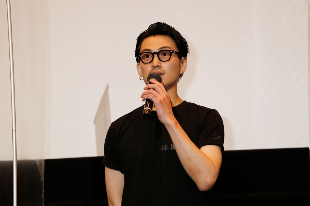 荒木宏文「いろんなタイミングで見るといろんな答えが出てくる」　映画『漆黒天』大ヒット御礼舞台挨拶レポート イメージ画像