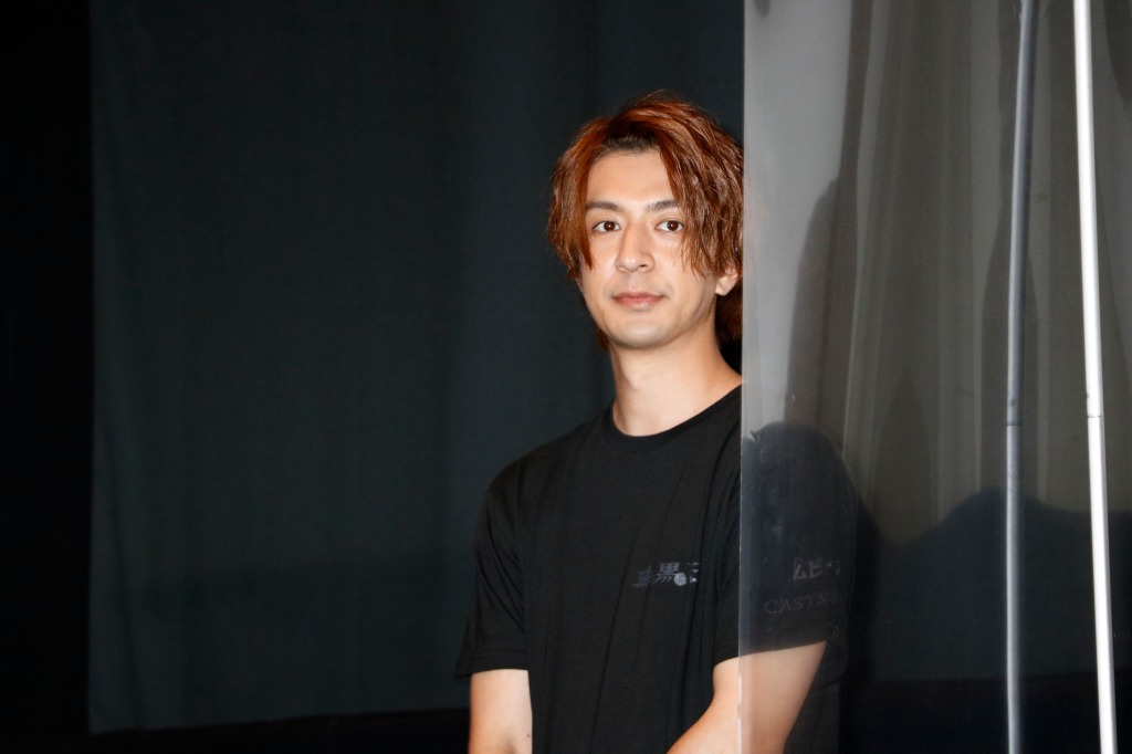 荒木宏文「いろんなタイミングで見るといろんな答えが出てくる」　映画『漆黒天』大ヒット御礼舞台挨拶レポート イメージ画像