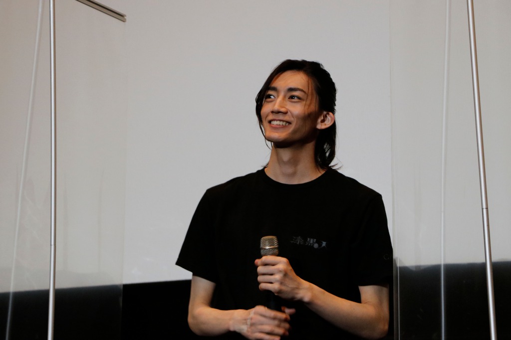 荒木宏文「いろんなタイミングで見るといろんな答えが出てくる」　映画『漆黒天』大ヒット御礼舞台挨拶レポート イメージ画像