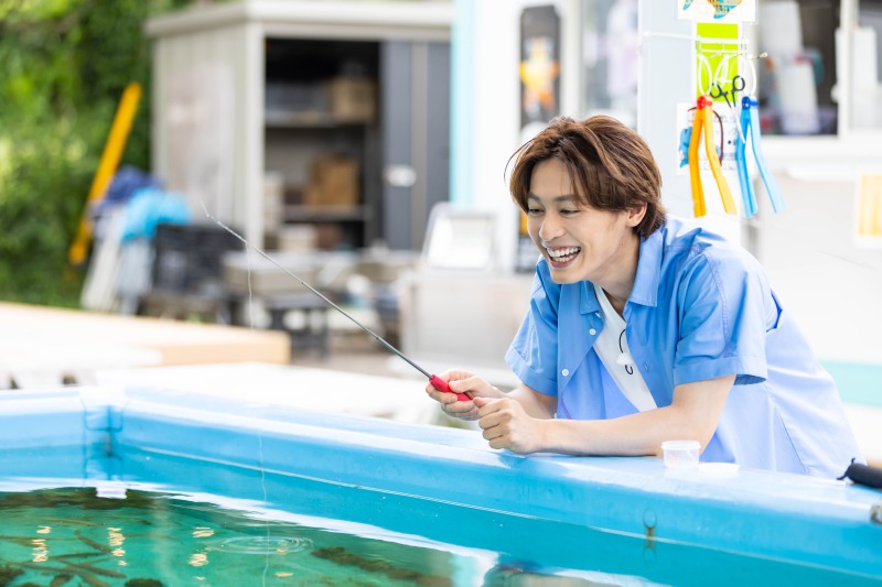 鈴木拡樹MC、「2.5次元男子推しTV」矢崎広＆小林亮太がゲスト出演　釣り堀とハンバーガー作りに挑戦 イメージ画像